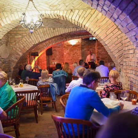 Hotel Zajazd Kultury, Dawniej Pocztowy 锡隆纳葛拉 外观 照片