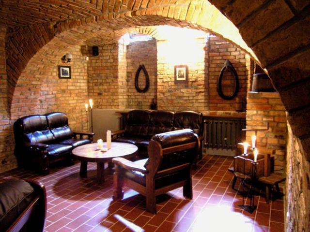 Hotel Zajazd Kultury, Dawniej Pocztowy 锡隆纳葛拉 外观 照片