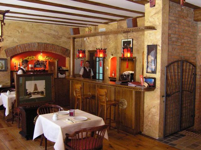 Hotel Zajazd Kultury, Dawniej Pocztowy 锡隆纳葛拉 外观 照片