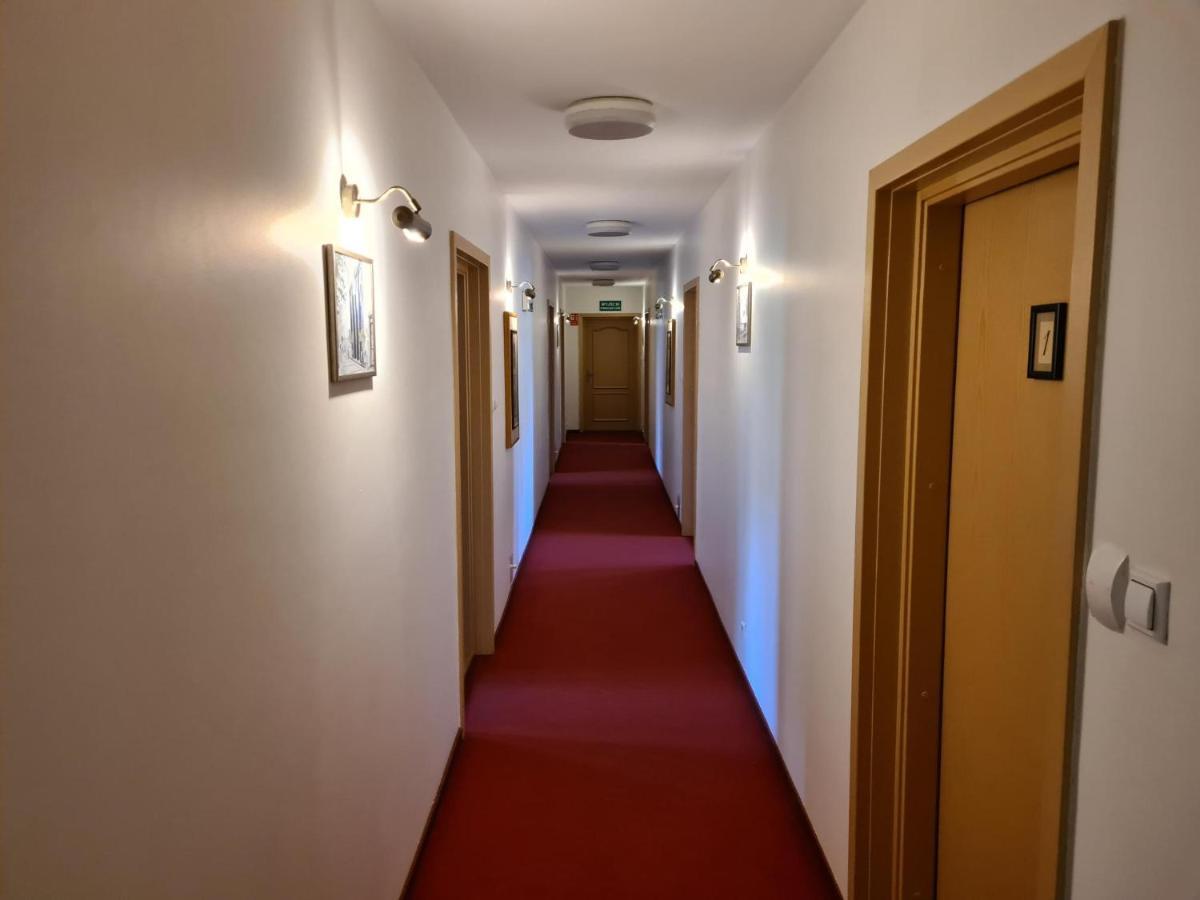 Hotel Zajazd Kultury, Dawniej Pocztowy 锡隆纳葛拉 外观 照片