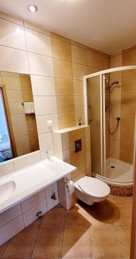 Hotel Zajazd Kultury, Dawniej Pocztowy 锡隆纳葛拉 外观 照片