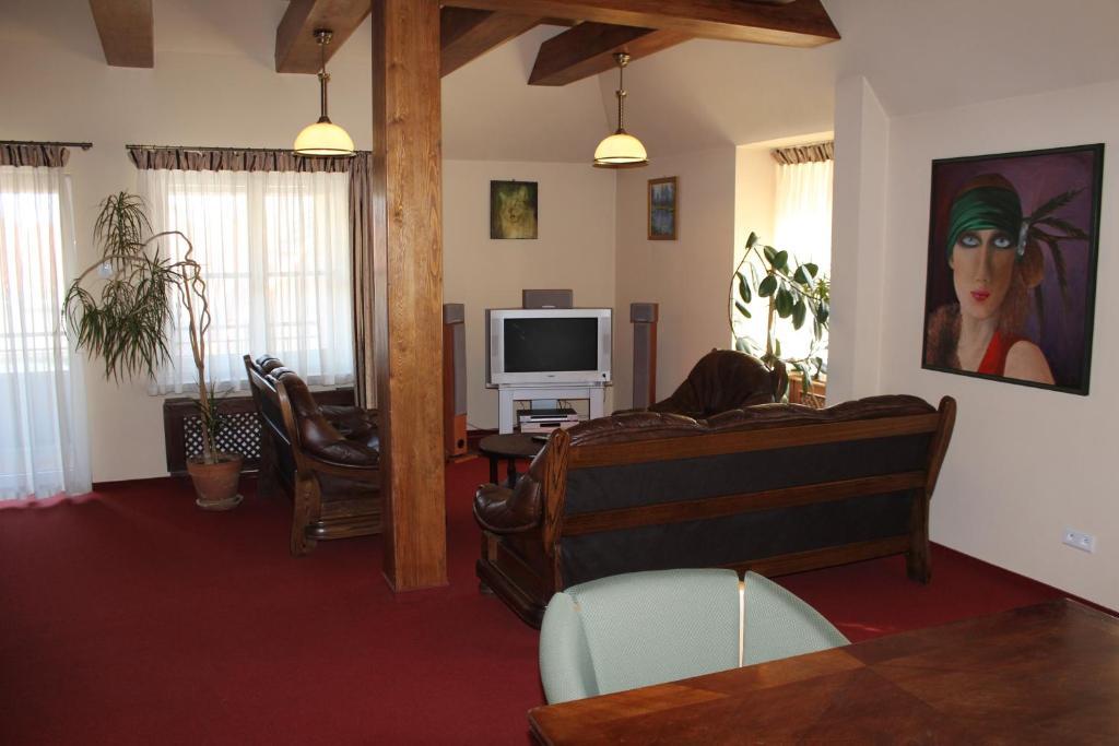 Hotel Zajazd Kultury, Dawniej Pocztowy 锡隆纳葛拉 外观 照片