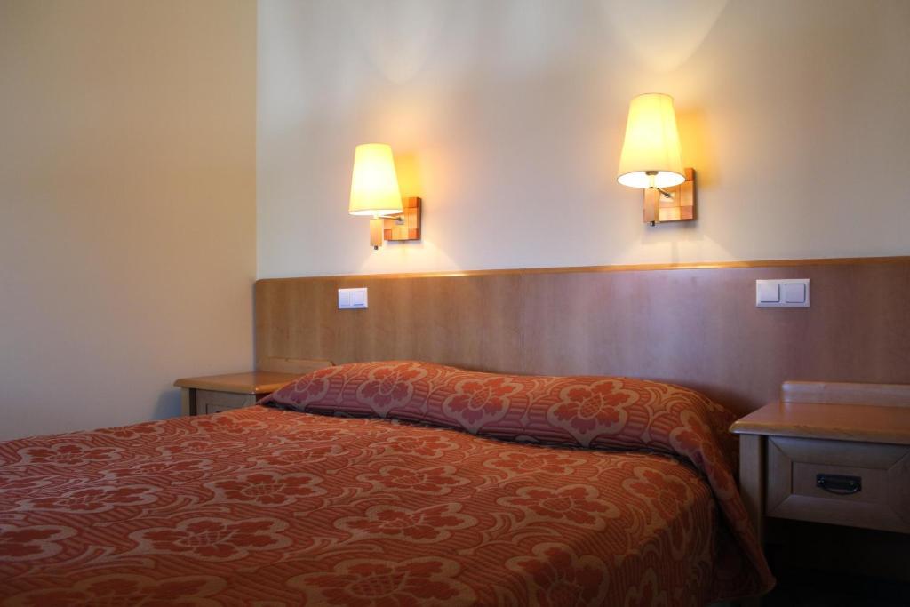 Hotel Zajazd Kultury, Dawniej Pocztowy 锡隆纳葛拉 外观 照片