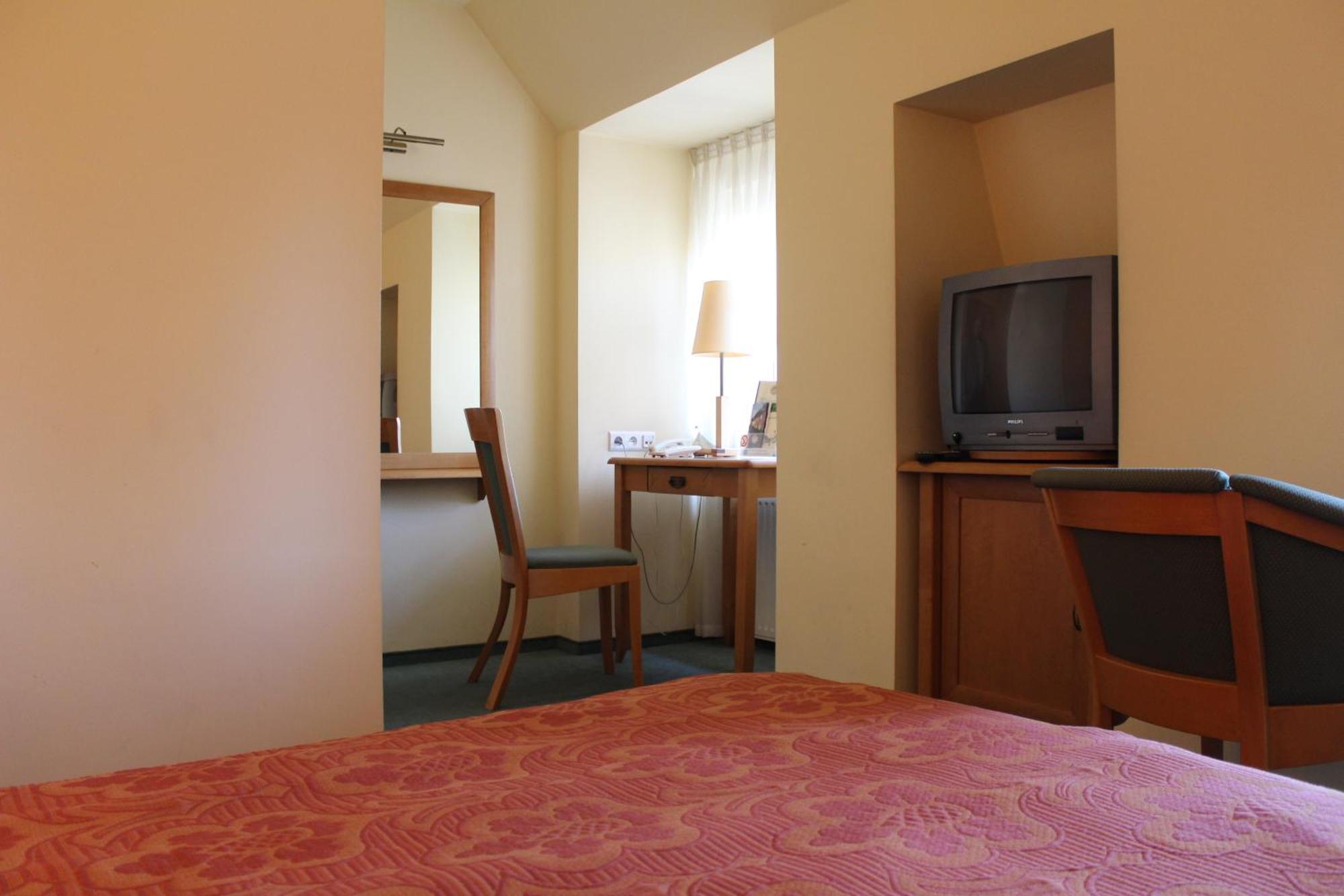 Hotel Zajazd Kultury, Dawniej Pocztowy 锡隆纳葛拉 外观 照片